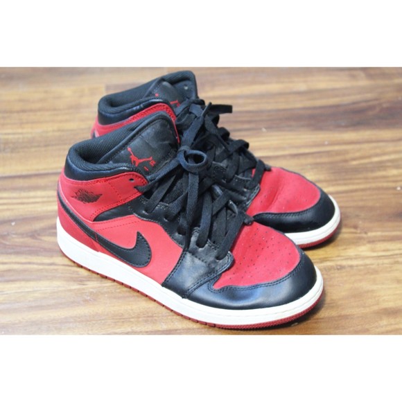 Nike Air Jordan Retro Gym Red/Black/White Youths Size 6Y
